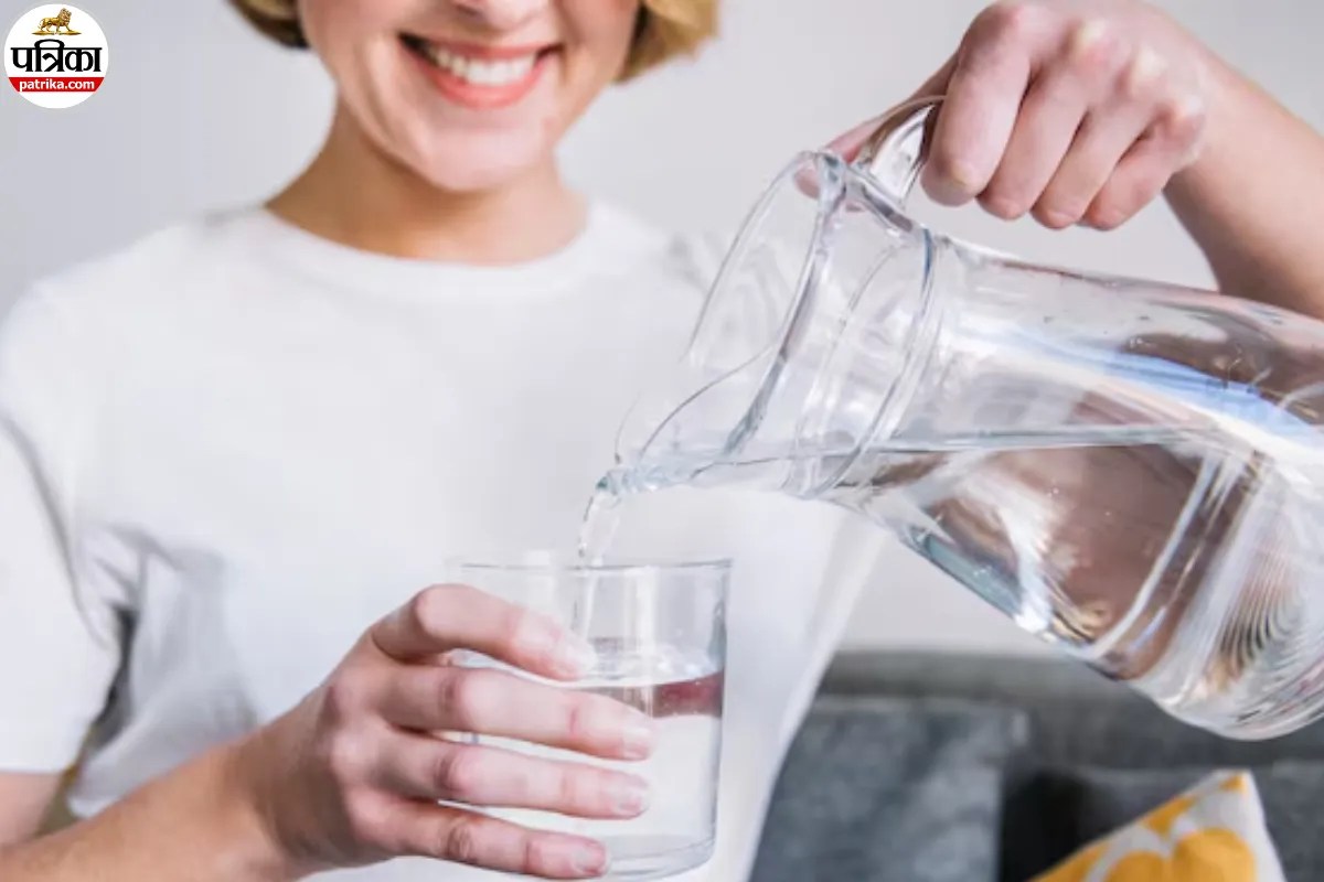 क्या अल्कलाइन पानी सेहत के लिए सामान्य पानी से ज्यादा फायदेमंद है? Mayo Clinic से जानें