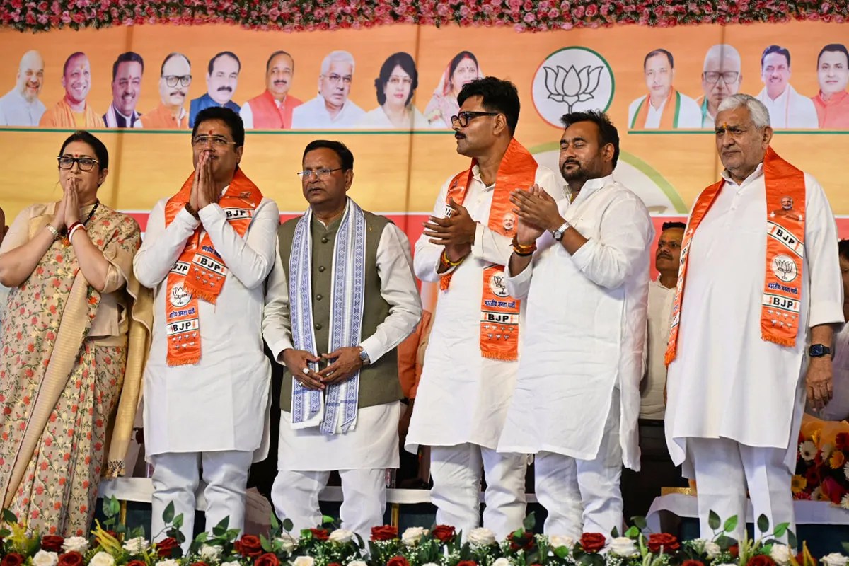 बागी विधायकों के भाजपा में शामिल होने से क्या बदलेगा? राजनीतिक फायदा या स्थानीय असंतोष?