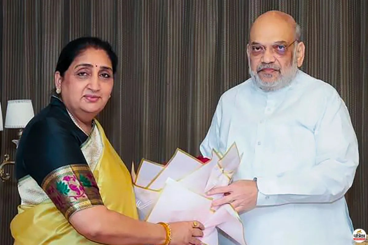 शीतकालीन सत्र से पहले NCP को मिलेगा वित्त मंत्रालय? महायुति में खींचतान तेज, सुनेत्रा पवार ने की अमित शाह से मुलाकात
