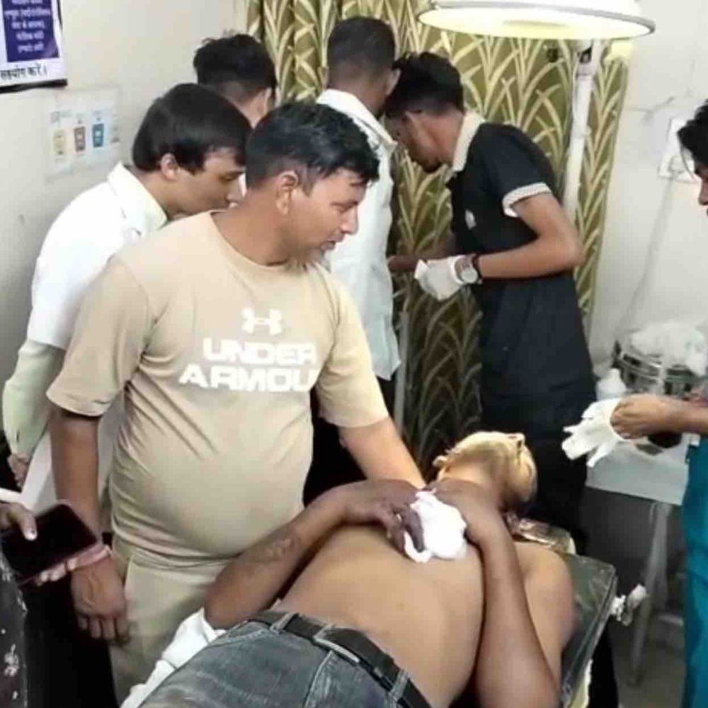 धानमंडी से लौट रहे युवक को अगवा कर पीटा:झाड़ियों में फेंका, पुलिस पर अनदेखी का आरोप; घायल को अस्पताल में कराया भर्ती