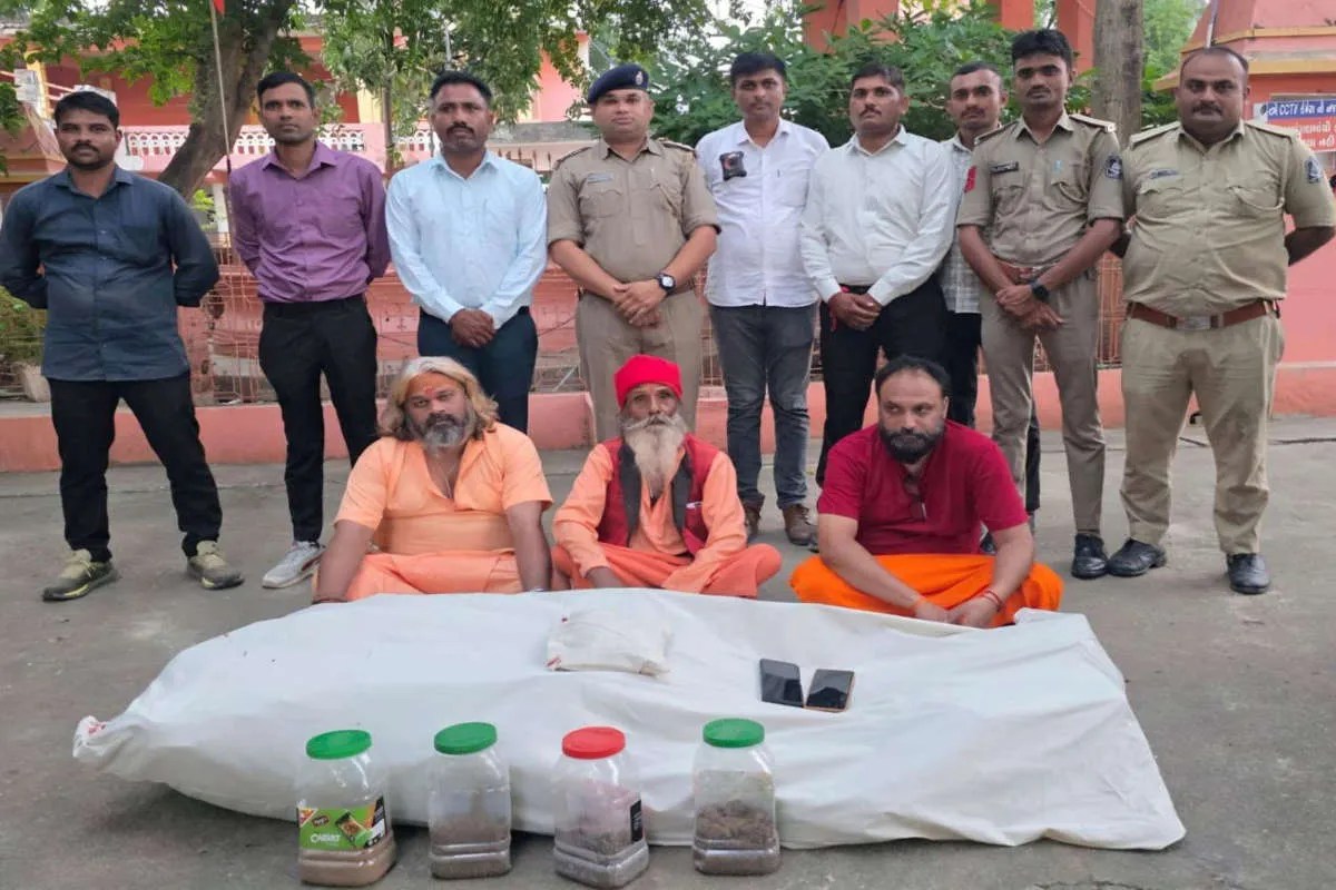 Ahmedabad Crime: महादेव मंदिर परिसर में भक्ति की आड़ में नशे की खेती, तीन पुजारी गिरफ्तार, 5.69 लाख का गांजा जब्त