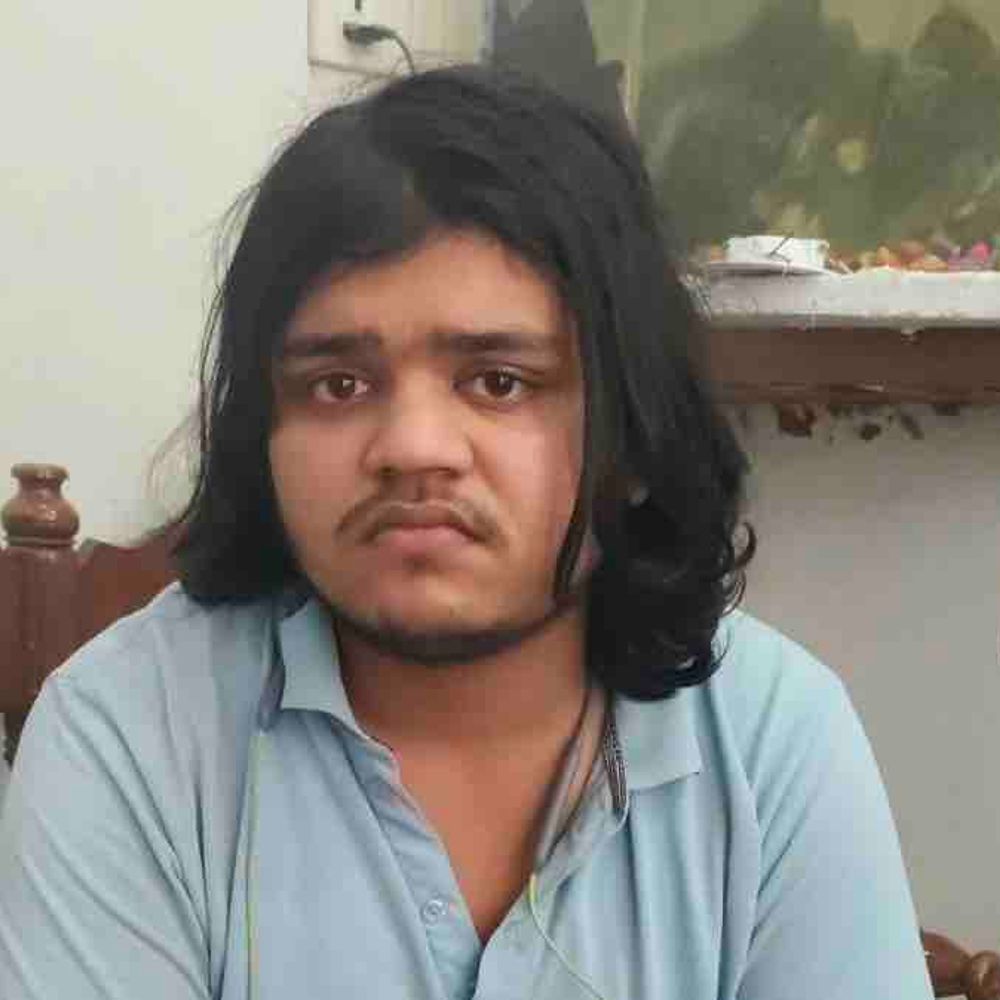बीटेक छात्र पर चाकू से हमला मामले में एक गिरफ्तार:मोतिहारी में घर लौटने के दौरान बदमाशों ने 5 बार किया वार, मुख्य आरोपी फरार