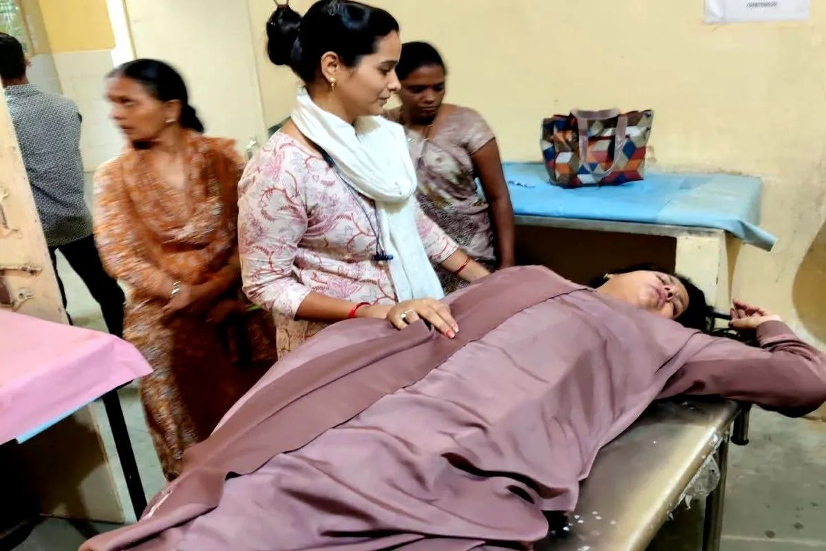 रतलाम में पहले मासूम की जान गई, अब महिला पर हमला, बेहोश
