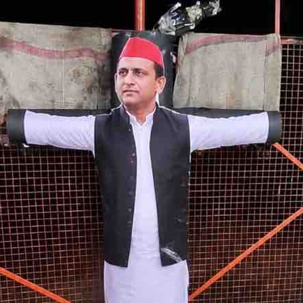 अखिलेश यादव के बयान के खिलाफ उत्तराखंड समाज का प्रदर्शन:24 घंटे में माफी मांगने की मांग, FIR दर्ज कराने के लिए दिया ज्ञापन