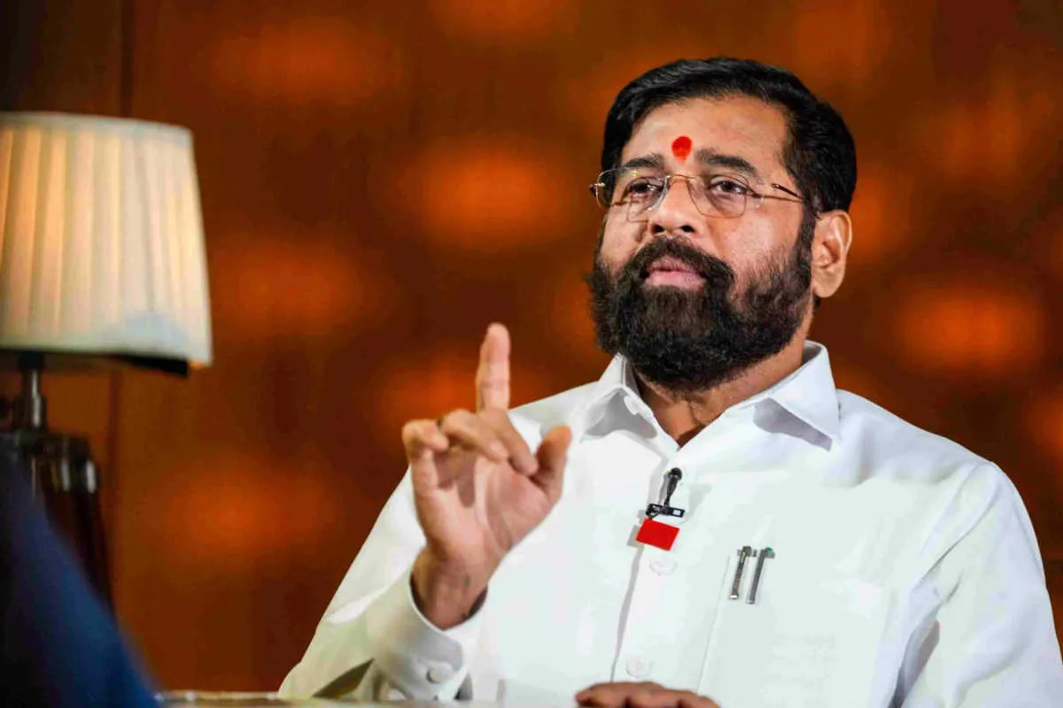 एकनाथ शिंदे की दो बड़ी घोषणाएं, किसानों की बेटियों की शादी कराएगी शिवसेना, कुंभ मेले में 13 अखाड़ों को परोसेगी भोजन