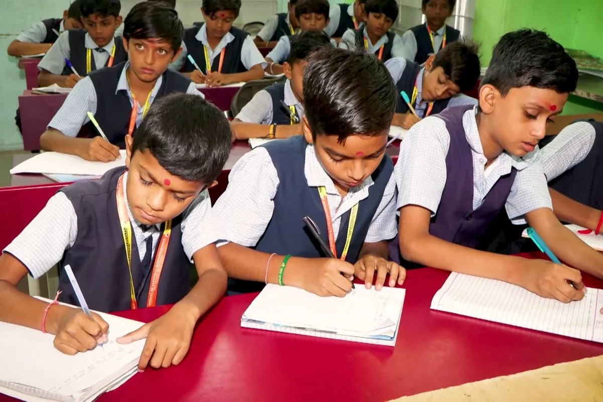 74 शिक्षक वहां तैनात, जहां पढ़ने वाला एक भी बच्चा नहीं, स्कूलों पर शिक्षा मंत्रालय की रिपोर्ट ने किया खुलासा