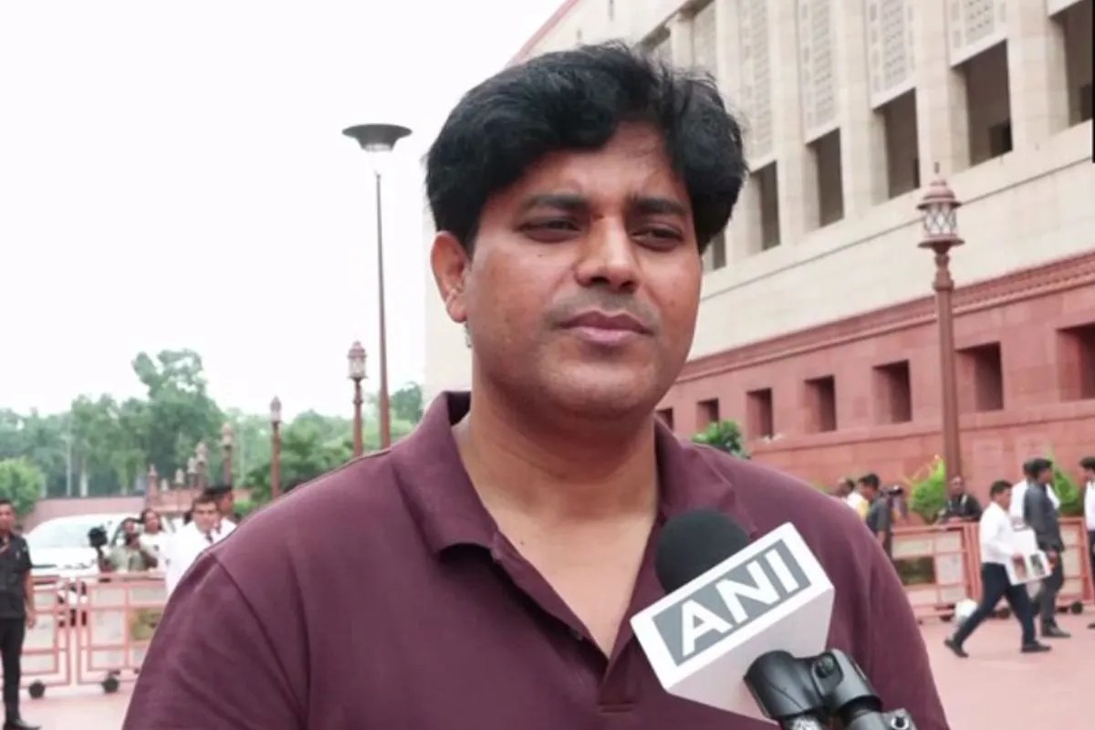 ‘संसद भवन का नाम भी PM मोदी के नाम पर रख दें’, जेवर एयरपोर्ट के नामकरण पर इमरान प्रतापगढ़ी का पलटवार