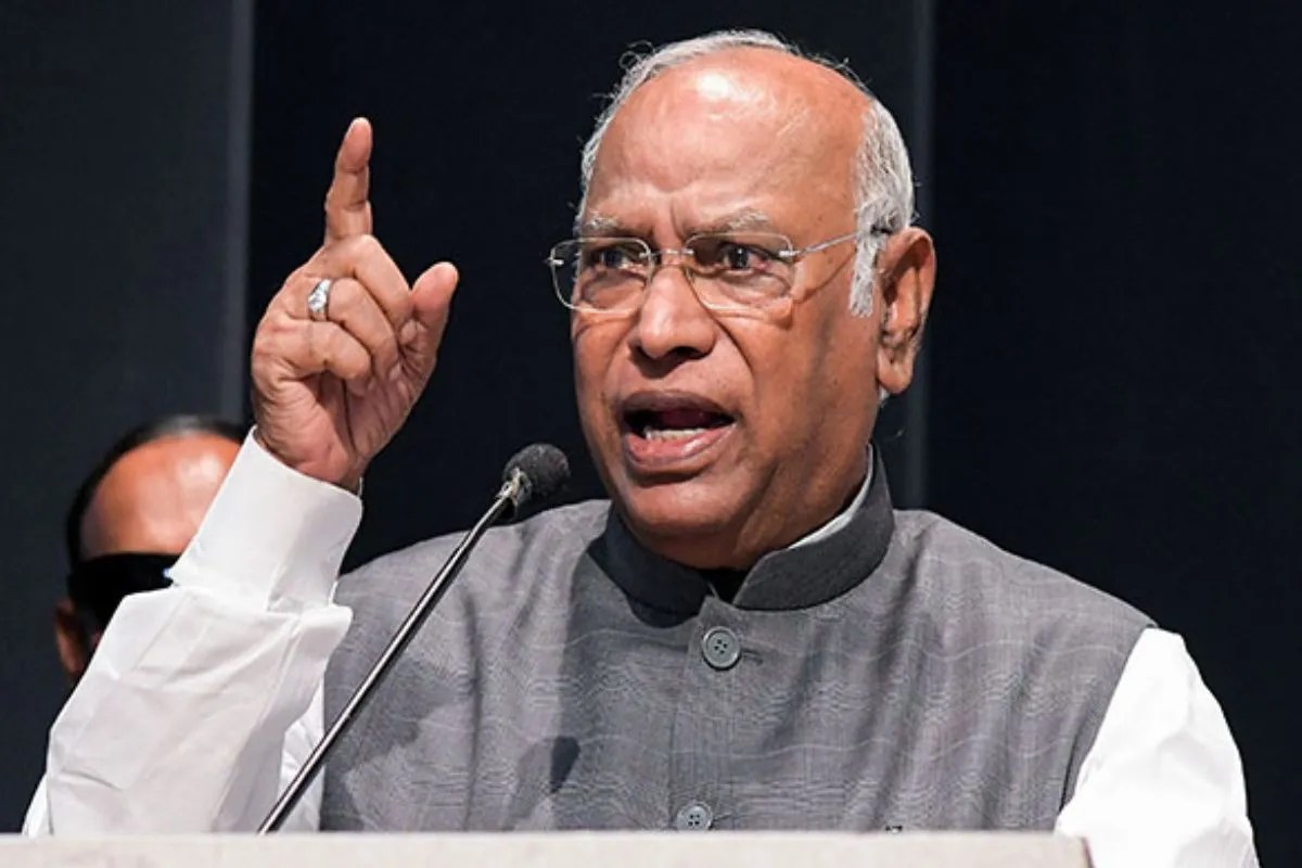 ‘आपको निशाना इसलिए बनाया जा रहा है’, पटना में कांग्रेस अध्यक्ष खरगे का RSS पर पलटवार