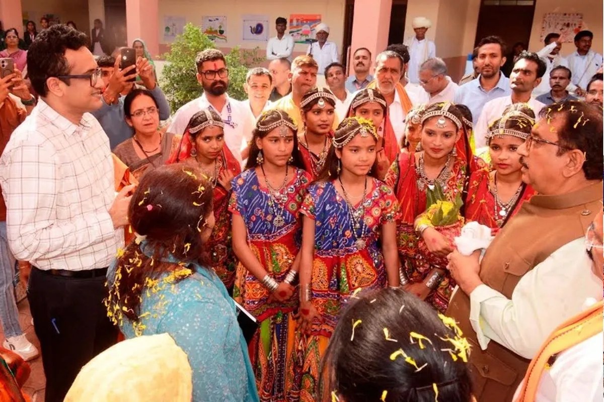 रतलाम के सैलाना पहुंचे प्रभारी मंत्री शाह ने छात्राओं से संवाद कर दी बड़ी सौगात