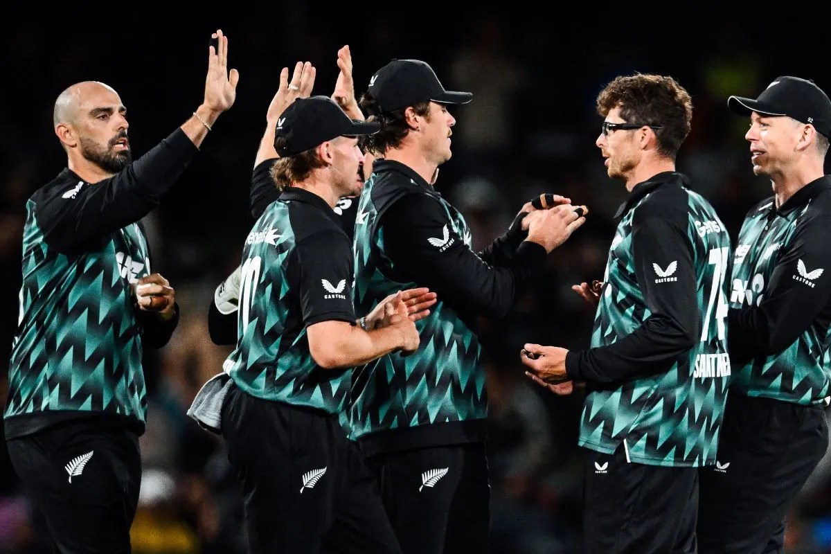 NZ vs IND: मिचेल सैंटनर की क्राइस्टचर्च में कमाल की बॉलिंग, टी20I में भारत के खिलाफ दूसरी बार किया कारनामा