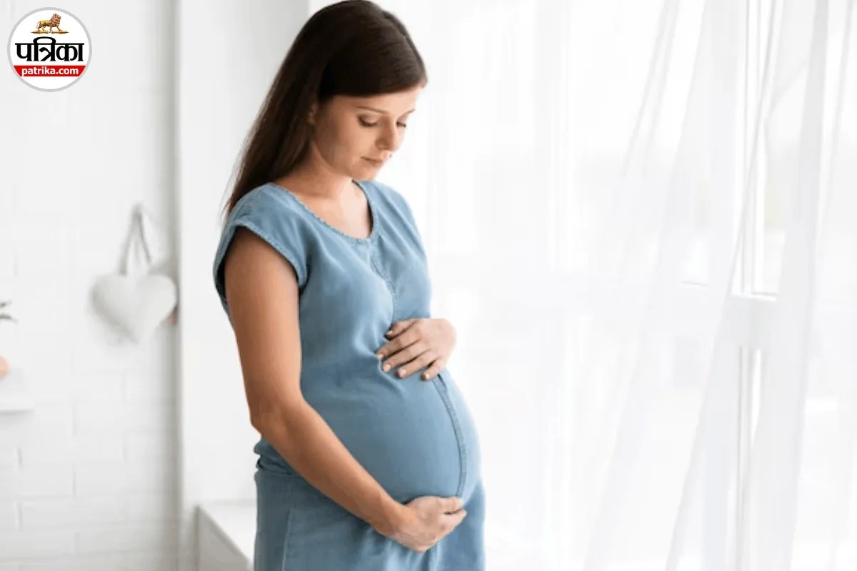 Pregnancy में तेज सिरदर्द, ब्लीडिंग और सांस लेने में तकलीफ जैसे लक्षण दिखें तो न करें नजरअंदाज, NHS से जानें कब लें मदद
