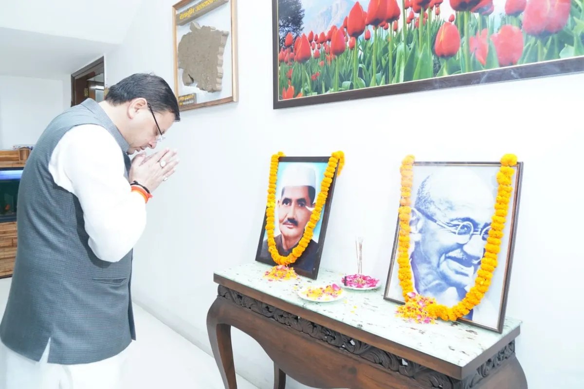 सादगी, सत्य और निष्ठा के प्रतीक: गांधी और शास्त्री जयंती पर सीएम धामी की भावपूर्ण श्रद्धांजलि