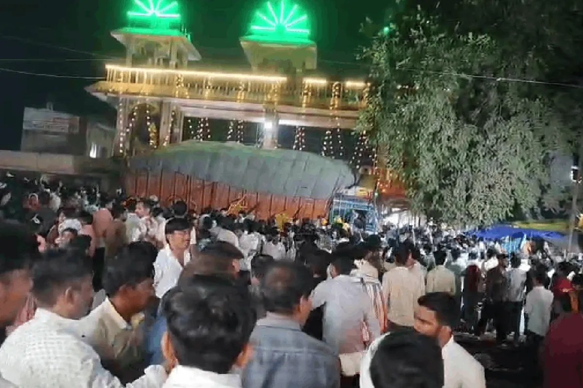 Breaking: ग्वालियर के शीतला माता मंदिर में घुसा बेकाबू ट्रक, पुलिसकर्मी सहित 12 लोगों की मौत, 40 घायल