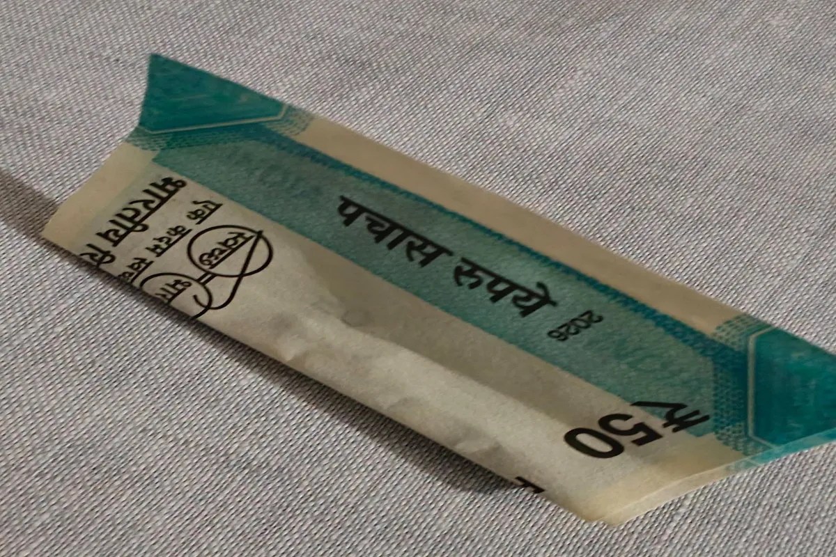 Emotional Story: वृद्धाश्रम की मां ने जन्मदिन पर दिया मुड़ा-तुड़ा नोट, देखते ही मंत्री की आंखों में छलक आए आंसू