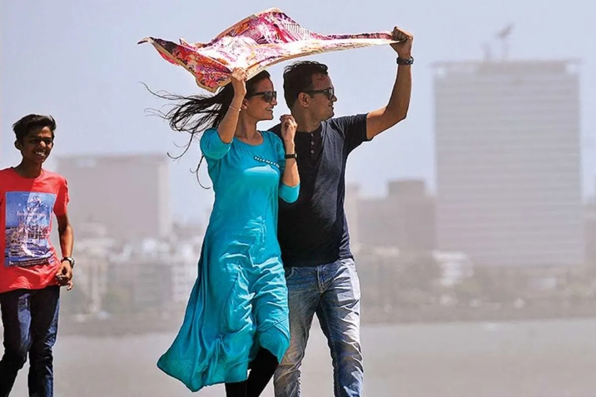 Monsoon Withdrawal: अक्टूबर में मई जैसी तपन! मुंबई में पारा 37 डिग्री के पार, कोंकण में अगले 3 दिन भीषण गर्मी की चेतावनी