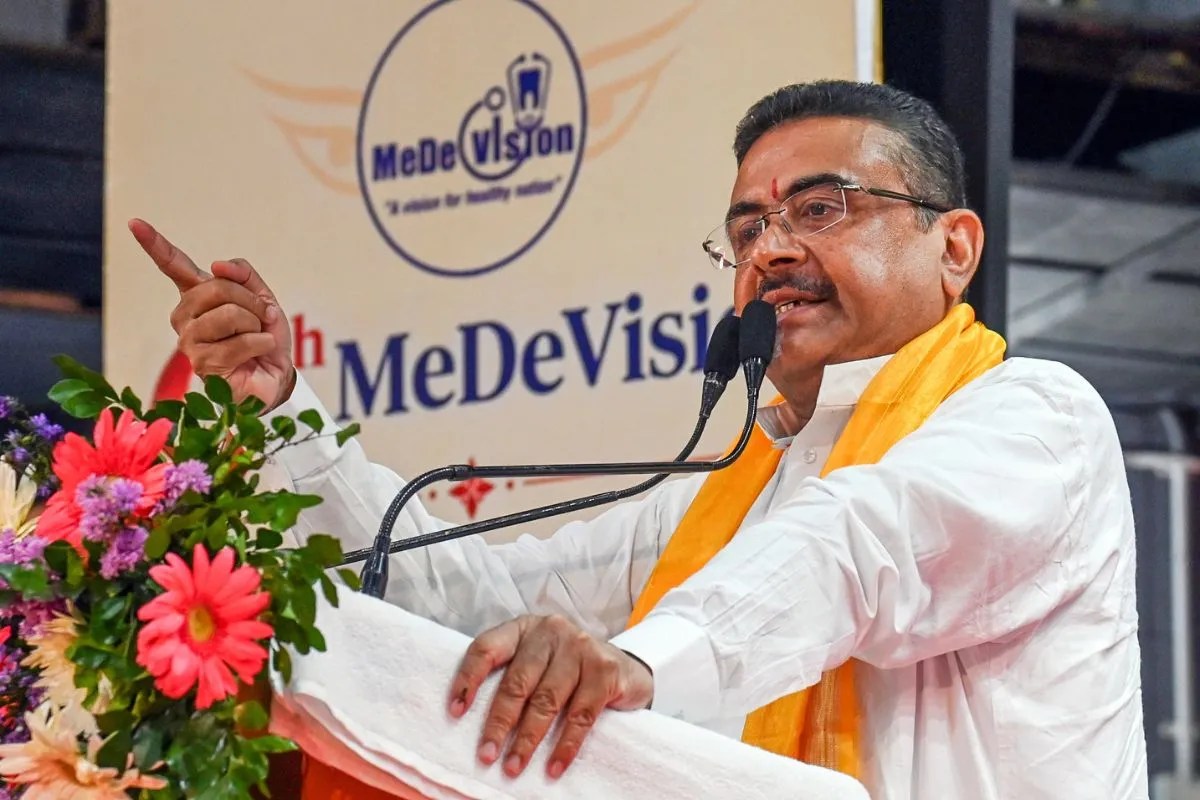 बंगाल के सीएम शुभेंदु अधिकारी का आरोप- भारत में बांग्लादेश जैसे हालात पैदा करने की कोशिश कर रहे कम्युनिस्ट और ‘कॉकरोच’
