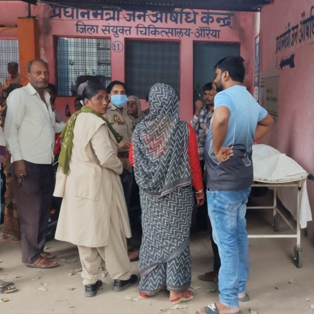 औरैया में महिला की संदिग्ध मौत:घर में फंदे पर लटकी मिली, कारण अभी स्पष्ट नहीं