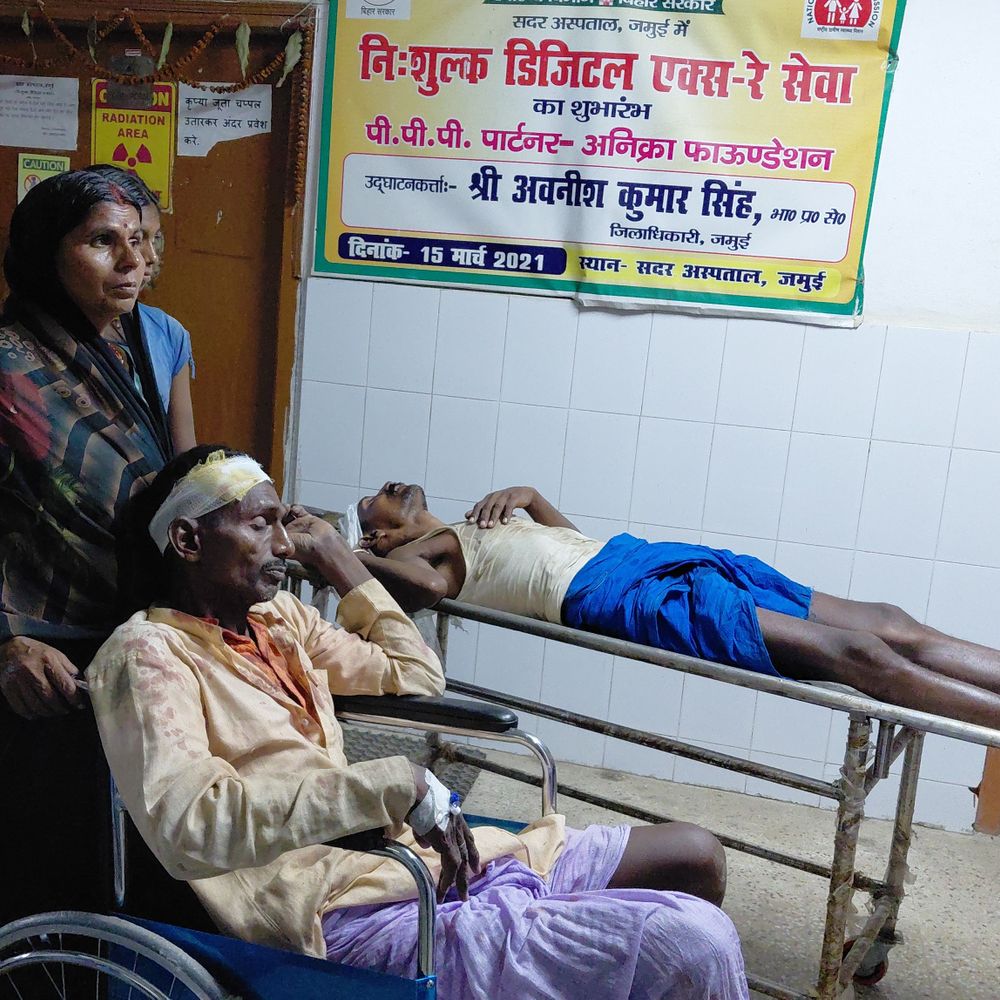 जमुई में शराब विवाद में 4 लोग घायल:कुदाल और धारदार हथियार से हमला, दो की हालत गंभीर