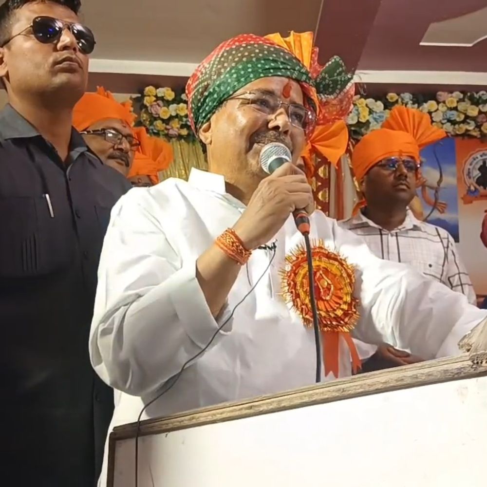 मंत्री जयवीर बोले- 2027 में जनता दोबारा नहीं सौंपेगी सत्ता:फिरोजाबाद में दशहरा मिलन समारोह और शस्त्र पूजन में शामिल हुए