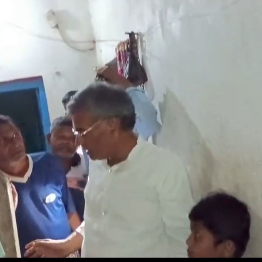 जहानाबाद में मृतक कमलेश के परिजनों से मिले पूर्व सांसद:अरूण कुमार बोले- परिवार को हरसंभव मदद करेंगे; हत्याकांड में आरोपी पहले ही गिरफ्तार