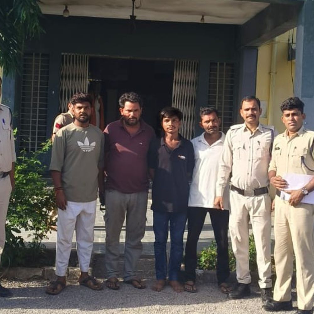 गोरैया चाकूबाजी केस में 24 घंटे में 4 आरोपी गिरफ्तार:सतना में मेडिकल स्टोर के बाहर पुराने विवाद में हुआ था हमला; हथियार जब्त