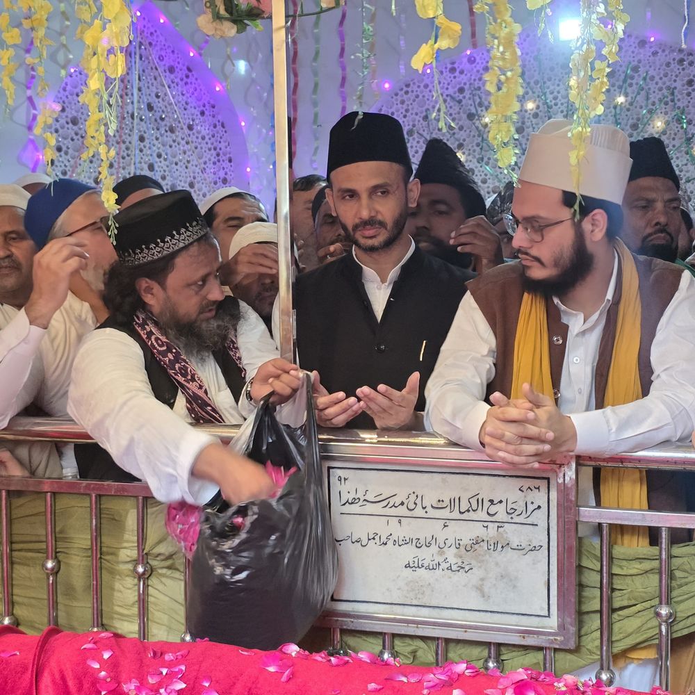 सपा सांसद बर्क बोले- CEC ज्ञानेश कुमार इस्तीफा दें:नहीं तो बर्खास्त किया जाए; उर्स-ए-अजमली में चादरपोशी करने पहुंचे