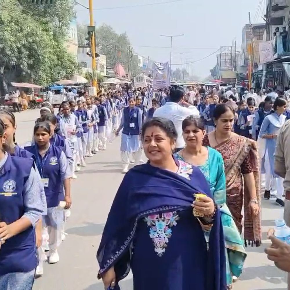बागपत में महिला सुरक्षा-जागरूकता रैली, एसपी पूर्णेंदु सिंह हुए शामिल:महिलाओं और बालिकाओं को अधिकारों के प्रति किया जागरूक