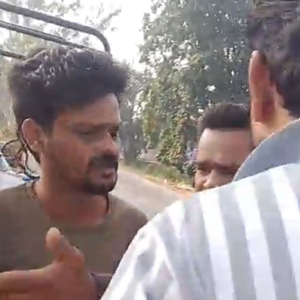 अवैध रेत ट्रैक्टर रोकने पर कंपनी कर्मचारी और ग्रामीण भिड़े:उमरिया के पिपरिया नाका पर विवाद, दोनों पक्षों ने कोतवाली में शिकायत दर्ज कराई