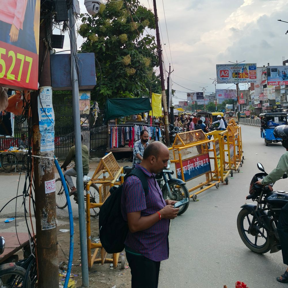देवरिया में 19 अक्टूबर से भारी वाहनों की एंट्री बंद:सुबह 8:30 से रातभर लागू रहेगा प्रतिबंध; 8 जगहों से बदलेगा रास्ता