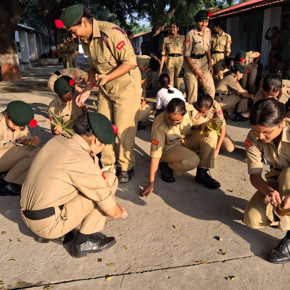 आर्मी पब्लिक स्कूल में स्वच्छता अभियान:एनसीसी कैडेट्स ने भाग लिया, वृक्षारोपण कर पर्यावरण संरक्षण का संदेश दिया