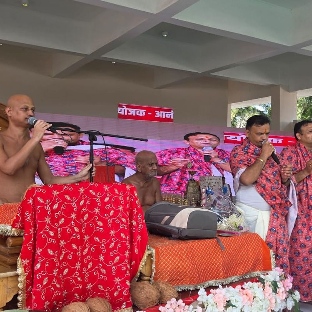 लखनऊ में विहसंत सागर महाराज ने की महाअर्चना:बोले – ज्ञान का दीपक ही अज्ञान के अंधकार को दूर करता है, 5 हजार श्रद्धालु शामिल हुए