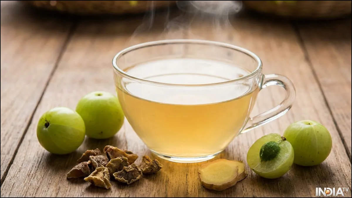 सुबह खाली पेट पीएं आंवला की चाय, पेट साफ करने और वजन घटाने में असरदार, जान लें बनाने का तरीका