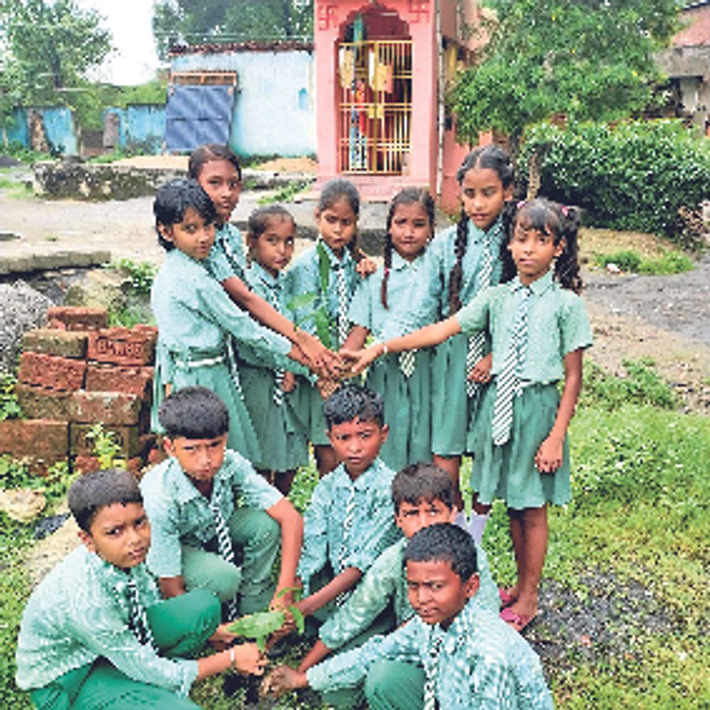 विद्यार्थियों ने रैली निकाल कर लोगों को नशे से दूर रहने के लिए जागरूक किया