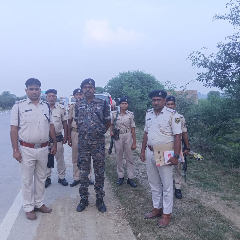 शाहपुर और करनामेपुर थाना का एसडीपीओ रवि कुमार ने किया निरीक्षण, दिए निर्देश