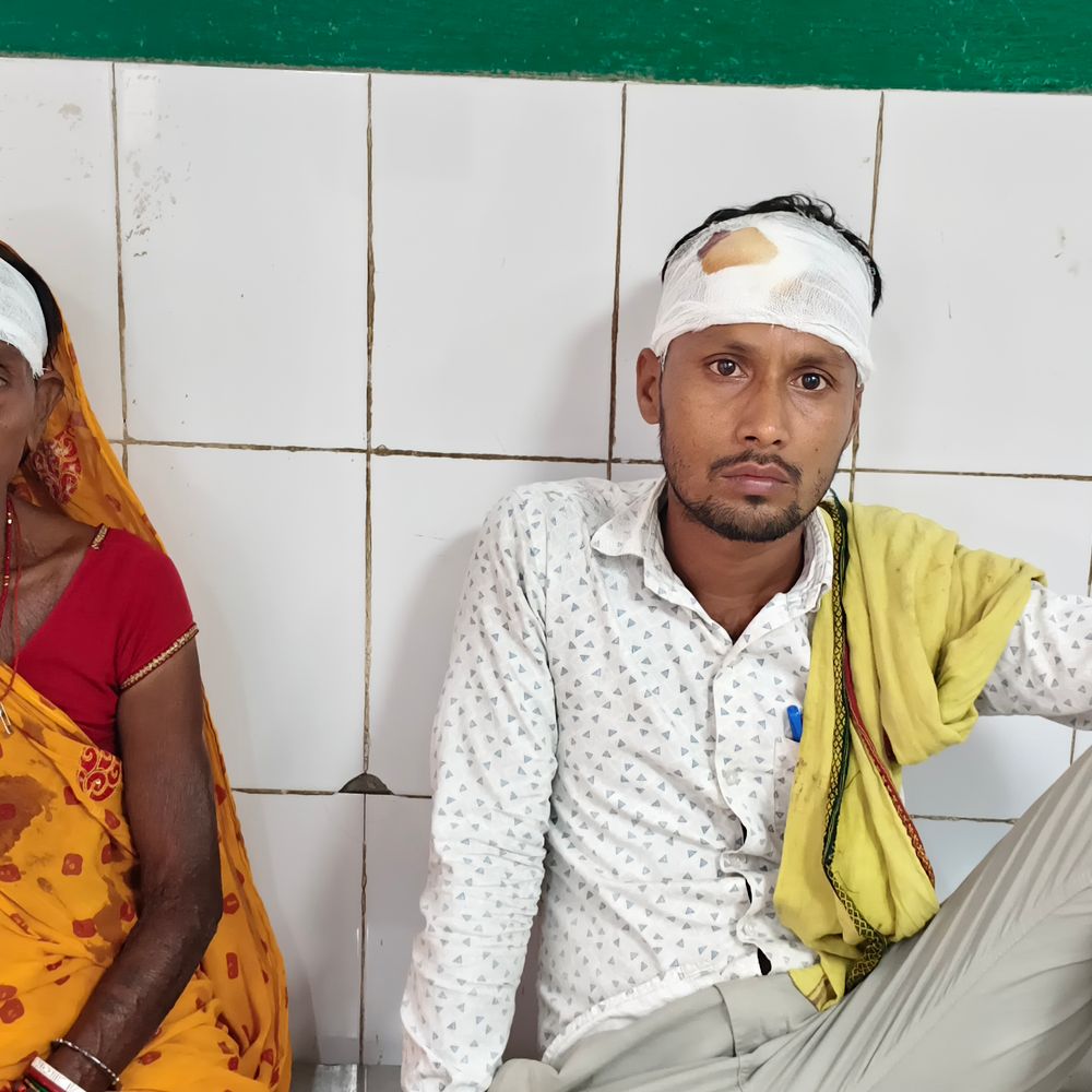 विवाद में मां-बेटे और बहू के साथ मारपीट