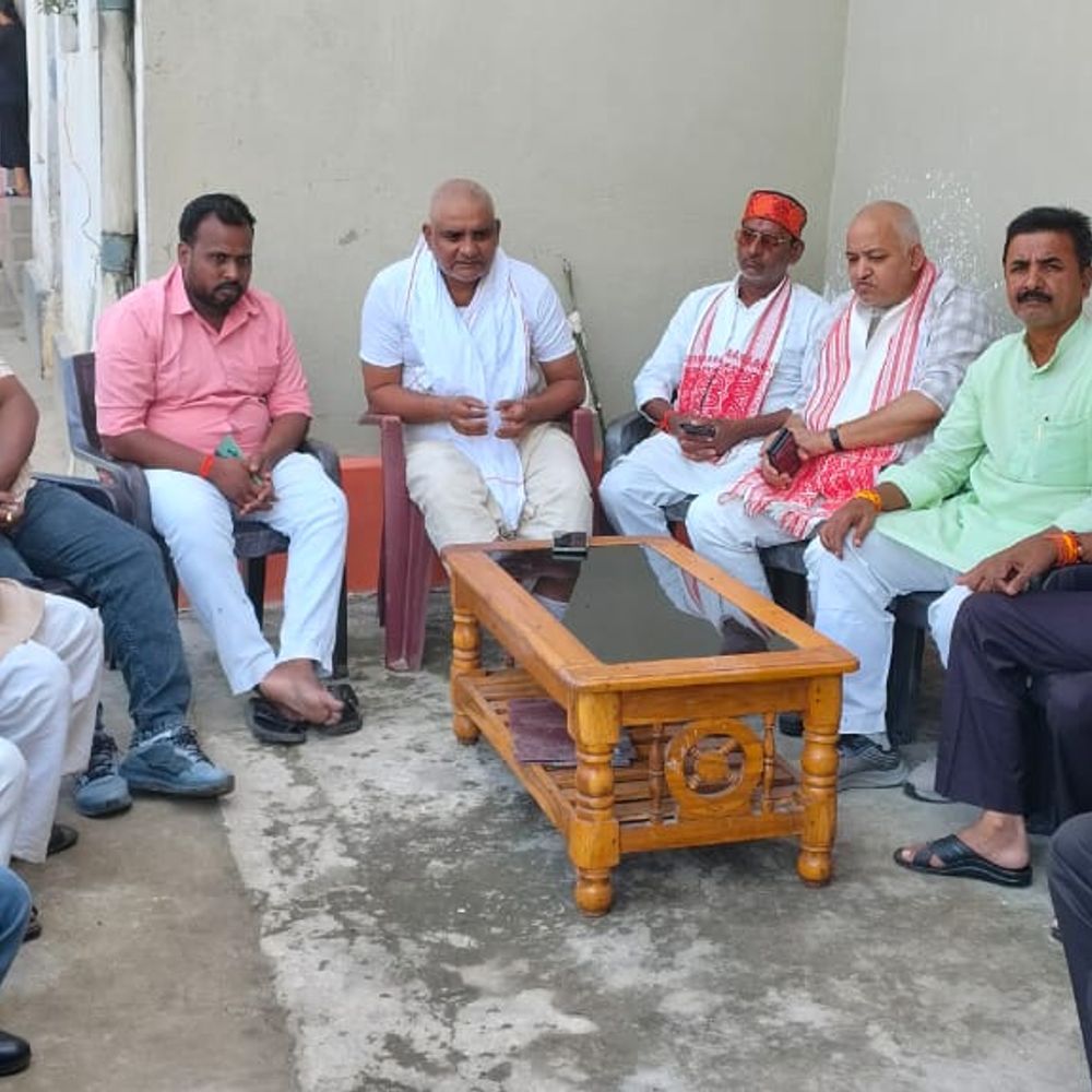 शोकाकुल परिवार से मिले भाजपा नेता