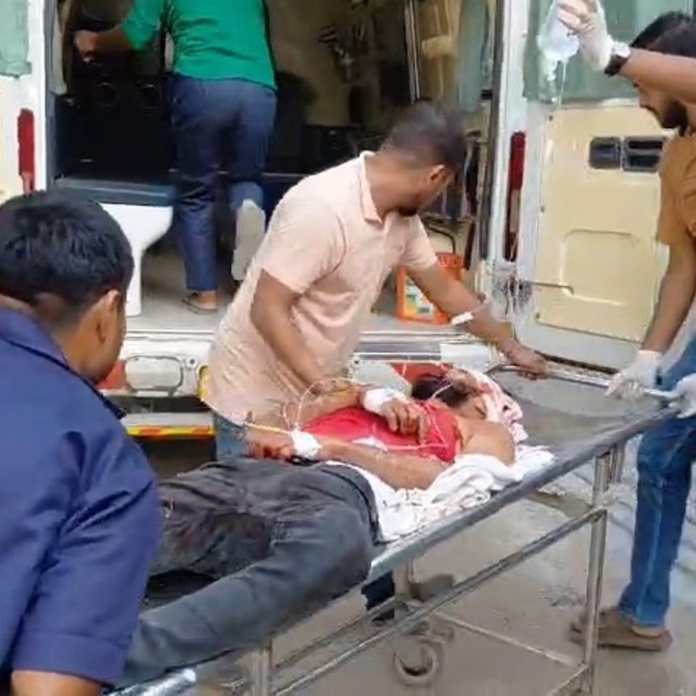जमुई में युवक ने खुद को गोली मारी, मौत:सिर के आर-पार हुई, पटना रेफर के दौरान रास्ते में तोड़ा दम