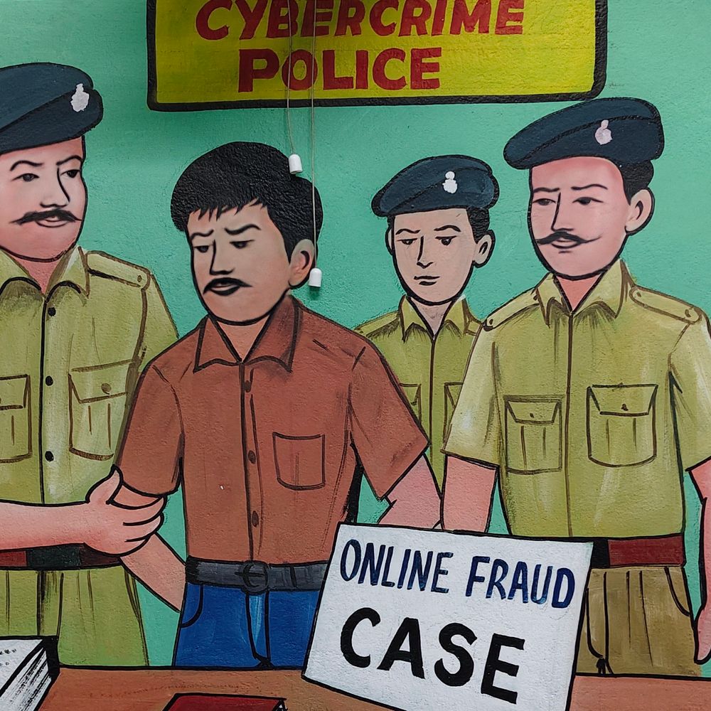 पटना में अंतरराज्यीय साइबर गिरोह का भंडाफोड़:10 शातिर गिरफ्तार, 2.86 लाख कैश बरामद; कई राज्यों तक फैले तार
