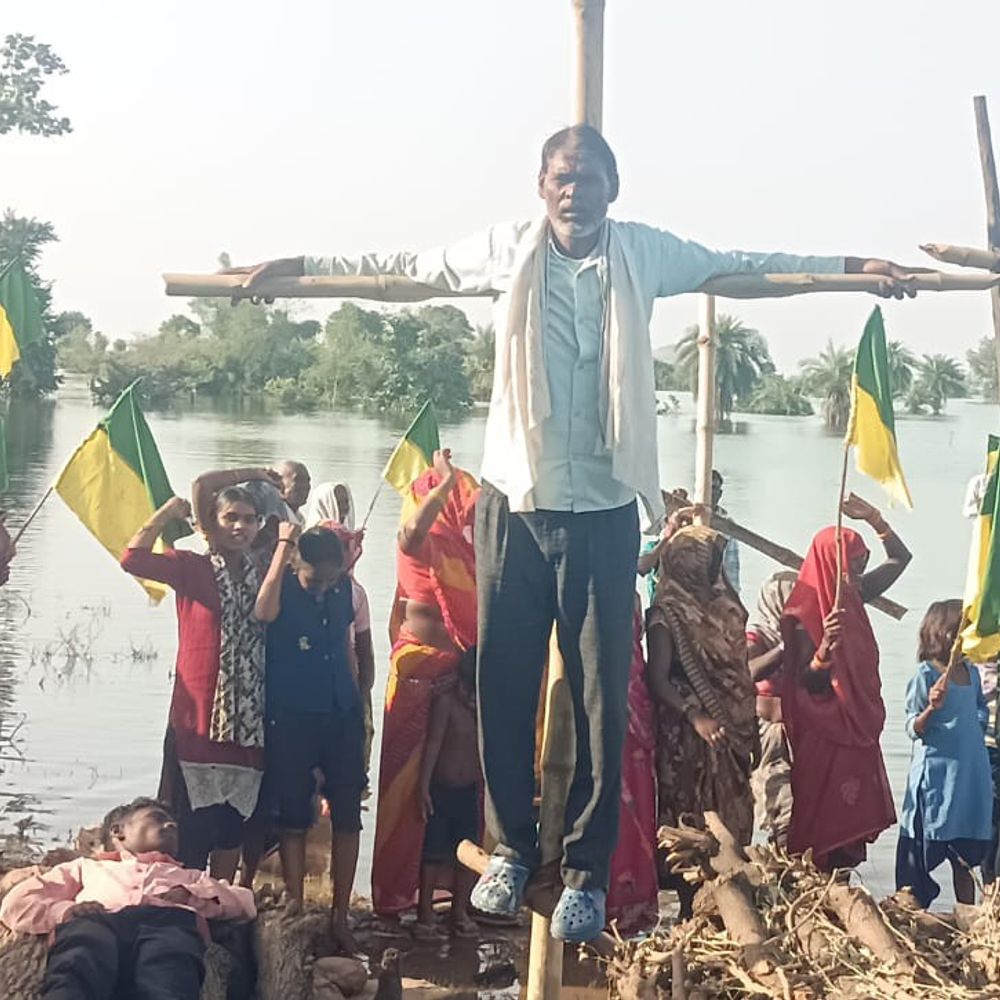 जेल में अमित भटनागर का अनशन, महिलाएं जल-सत्याग्रह पर:मझगांव डैम विस्थापितों का आंदोलन 22वें दिन उग्र, पकड़े गए लोगों को छोड़ने की मांग