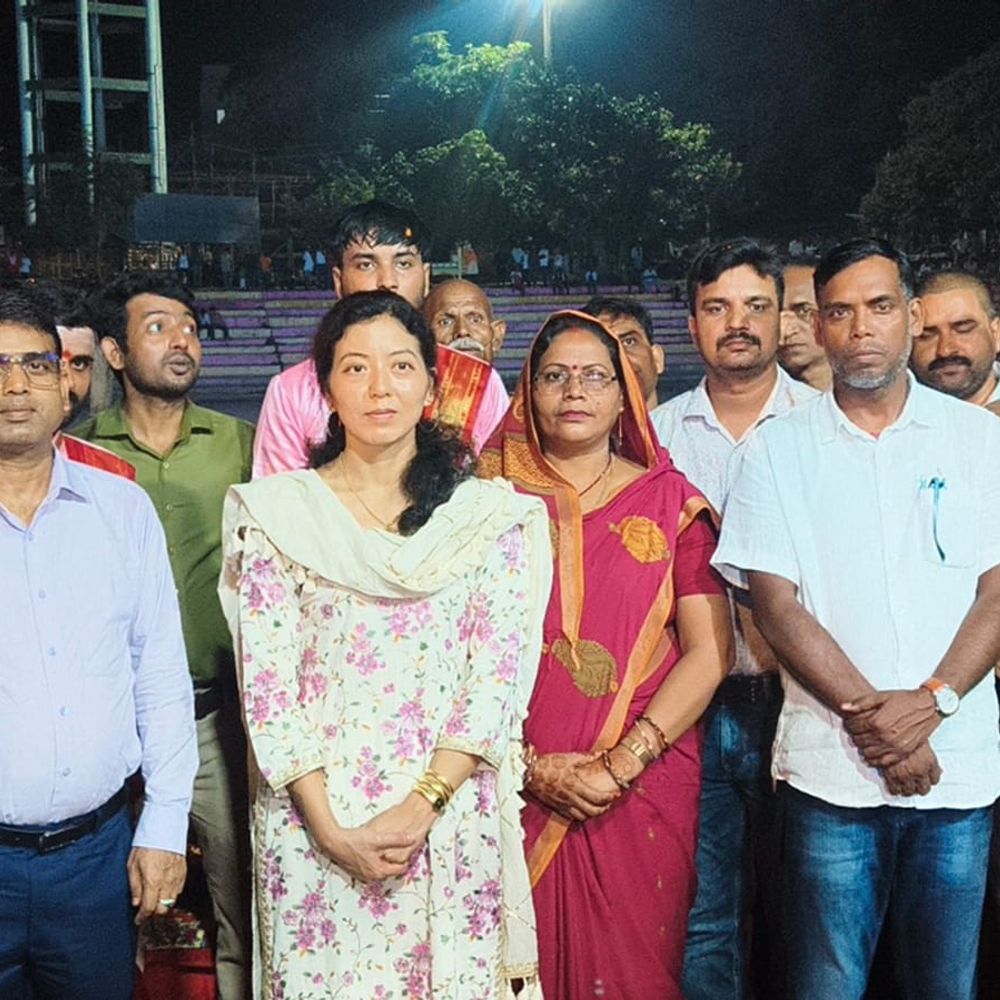 जहानाबाद के यमुना-दरधा संगम घाट पर गंगा आरती:स्वच्छता अभियान के तहत बनारस की टीम ने कराई, अधिकारी शामिल