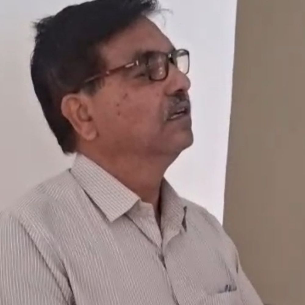 नेपानगर प्रभारी सीएमओ ने वेतन के 1.90 लाख निकाले:नपा उपाध्यक्ष ने कलेक्टर से शिकायत की, वित्तीय अधिकार रोकने की मांग