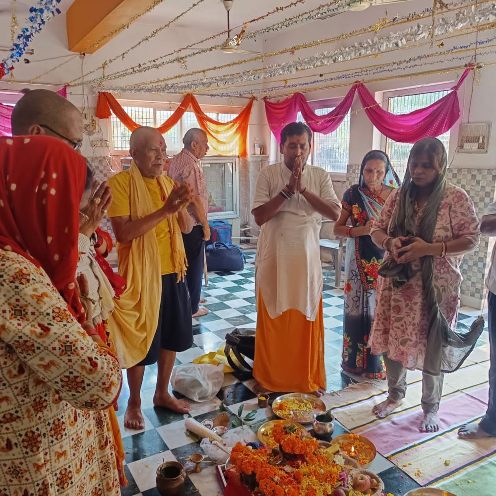 हनुमानगढ़ी मंदिर में लक्ष्मी नारायण कथा:श्रद्धालुओं को प्रसाद वितरित, 7 को ब्रह्म भोज होगा
