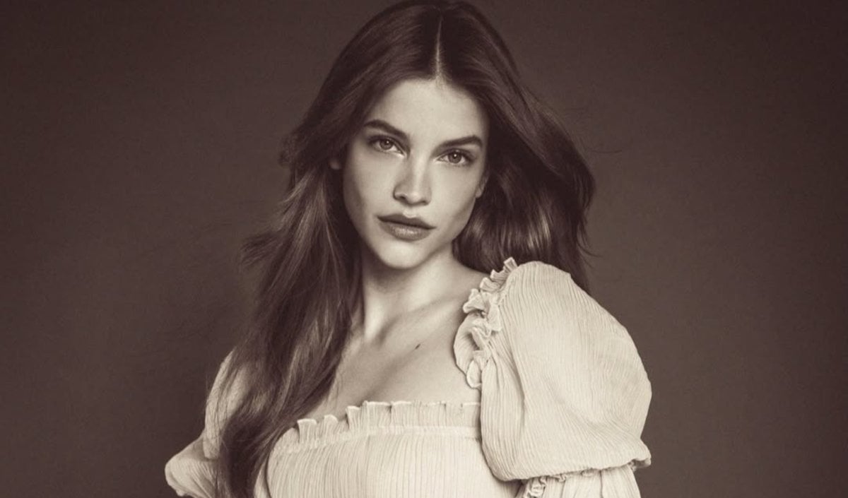बेटी के जन्म के 6 हफ्ते बाद रैंप पर लौटीं Barbara Palvin, Victoria’s Secret Fashion Show 2026 में बिखेरा जलवा