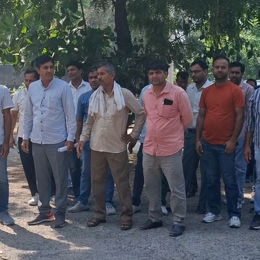 हिसार में बिजली कर्मचारी आज रात से हड़ताल पर:निजीकरण के विरोध में जलाई आदेशों की प्रतियां, तीन दिन तक नहीं करेंगे काम
