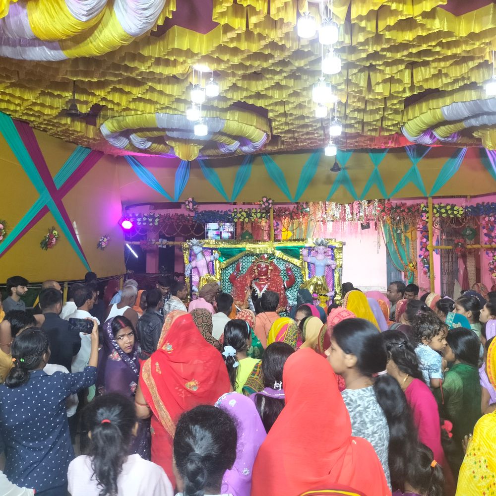 चाँदपुरा में बाहंगी पर मां दुर्गा की प्रतिमा का विसर्जन:सैकड़ों श्रद्धालुओं ने बूढ़ी गंडक नदी में पारंपरिक रीति-रिवाज से किया विसर्जित