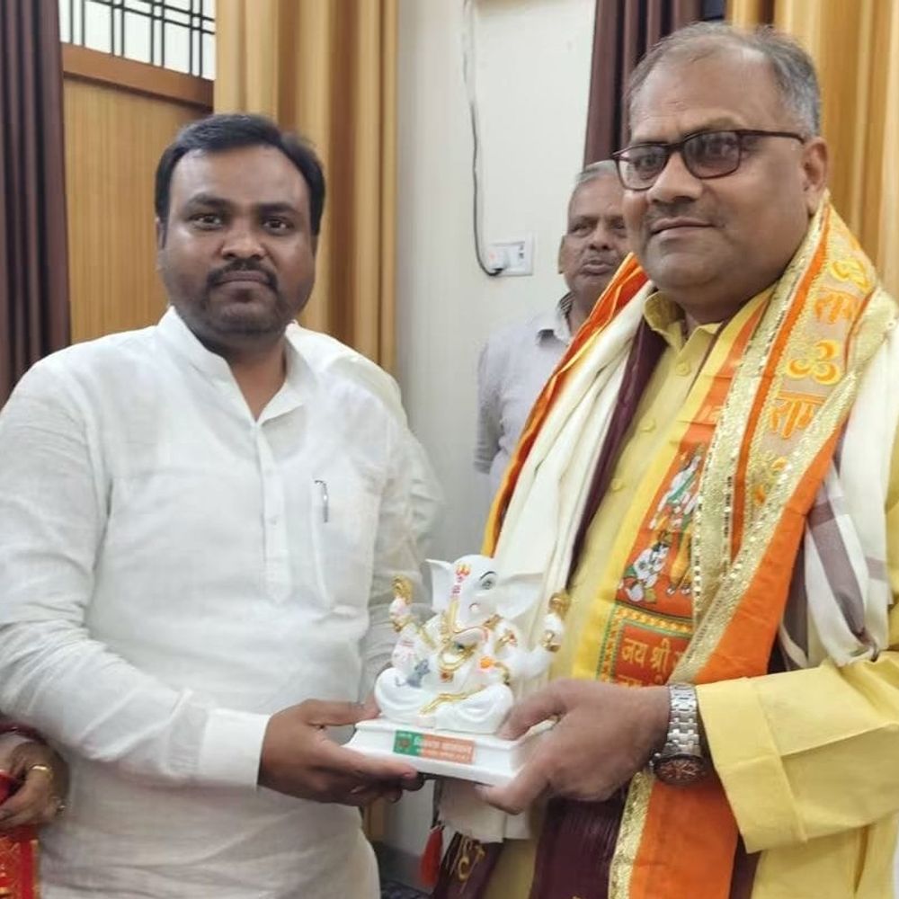 हंसवा ब्लॉक प्रमुख बने अनुसूचित मोर्चा के प्रदेश मंत्री:राज्य मंत्री कृष्णा पासवान के बेटे हैं विकास, खागा विधानसभा में बढ़ेगी सक्रियता