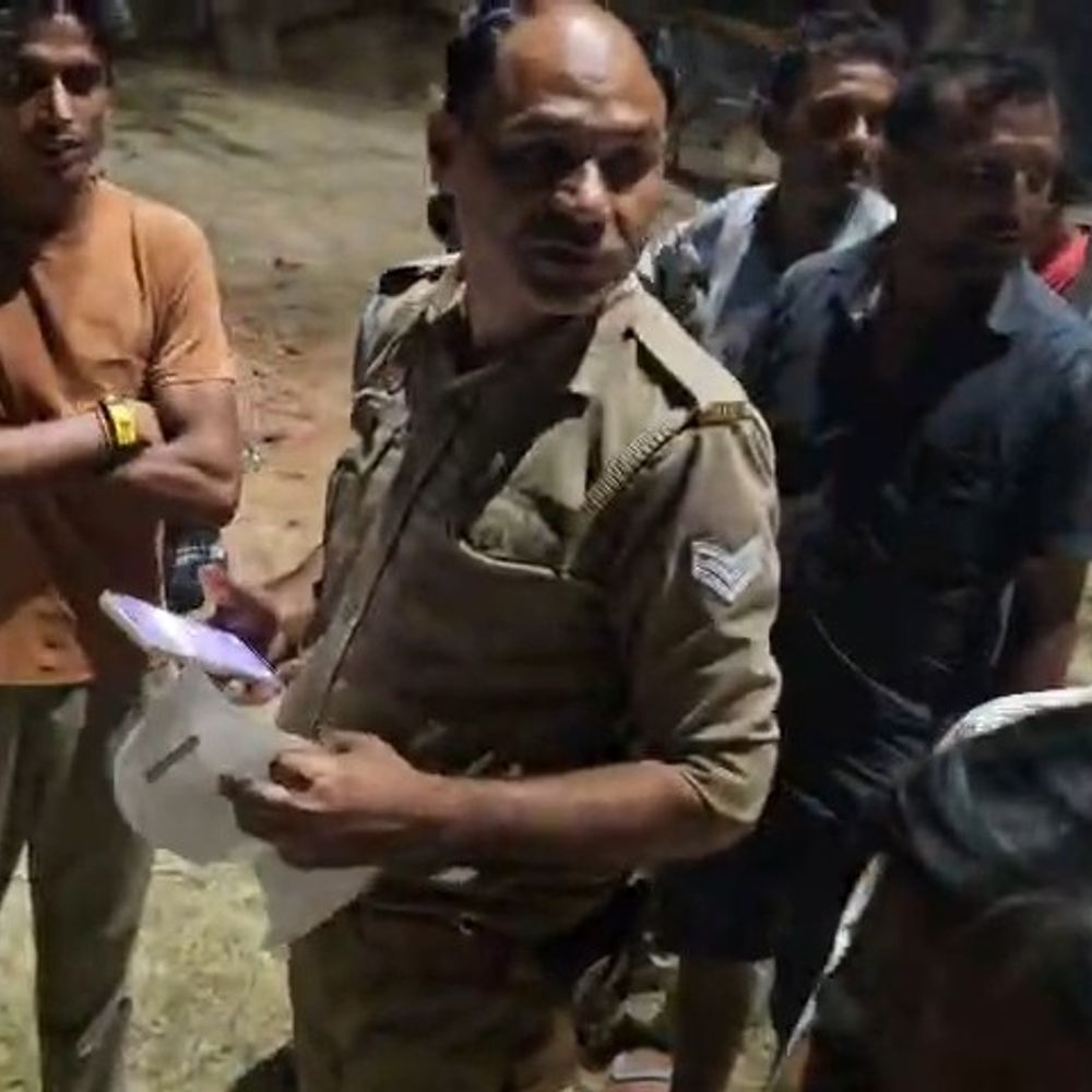 मथुरा के धनगांव में बाइक चोरी:पहले भी कई गाड़ियां गायब हो चुकी हैं, लोगों ने की पुलिस से कार्रवाई की मांग