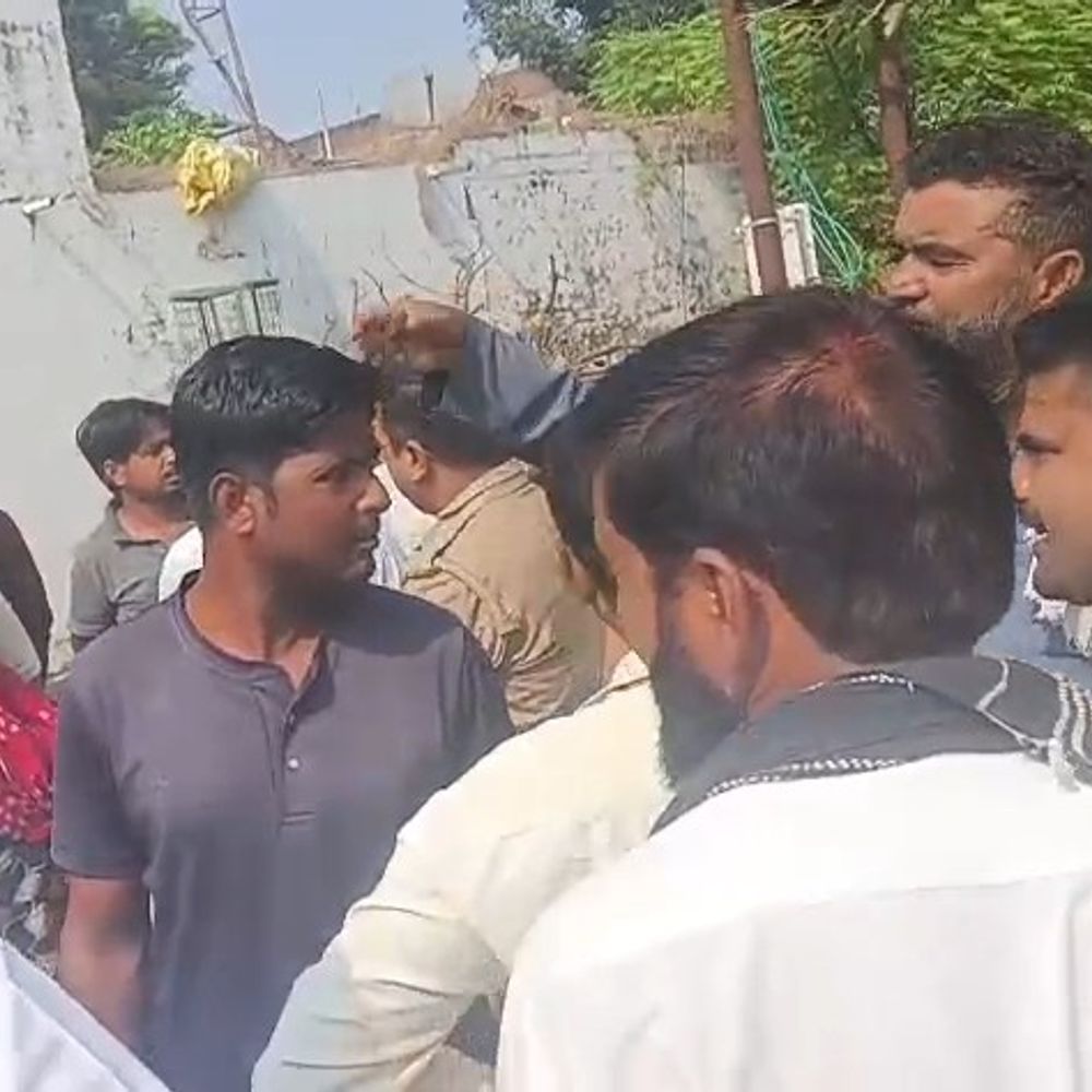 पीलीभीत में बिजली टीम पर हमला:चेकिंग के दौरान अभद्रता और मारपीट, एसडीओ ने थाने में शिकायत की