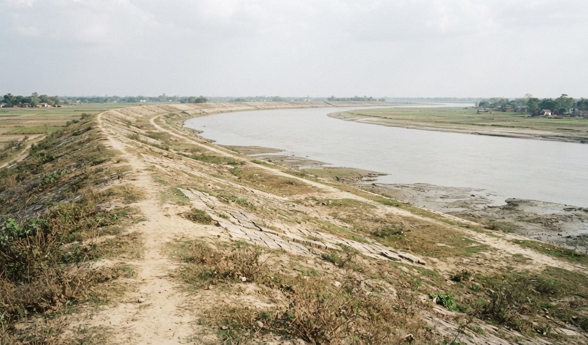 बिहार में Flood mismanagement पर बड़ी कार्रवाई, सात Engineer निलंबित