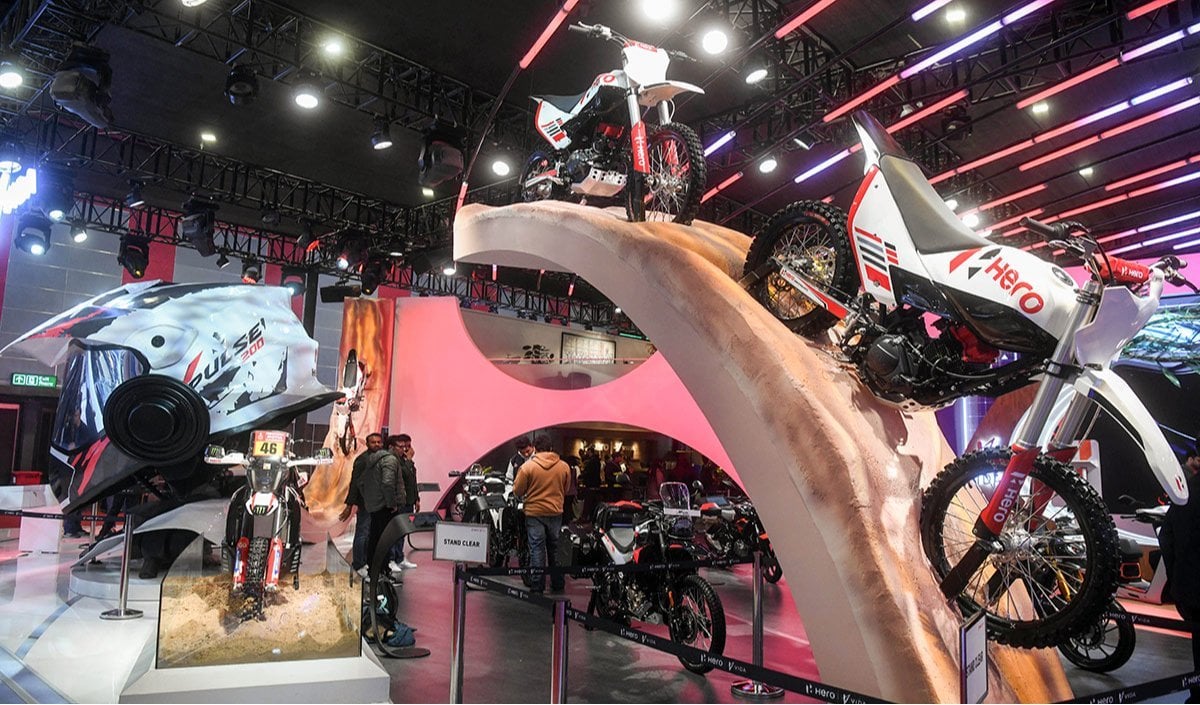 Festive Bike Offers 2026: Hero, Honda, Bajaj और Yamaha की बाइकों पर मिल रही बंपर छूट, पढ़ें माइलेज और फीचर्स की पूरी जानकारी